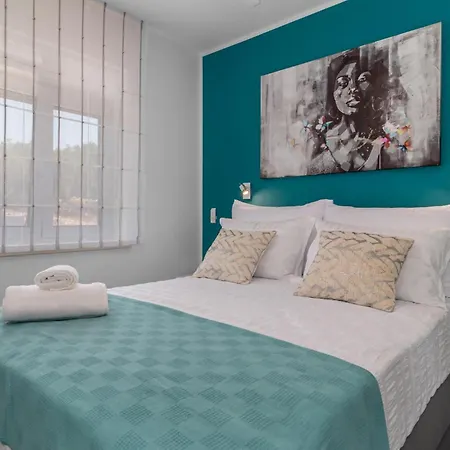 Lovely In With House Sea View Apartment