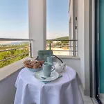 Lovely In With House Sea View *